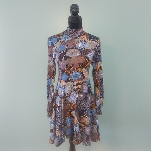 H&M Dresses & Skirts - H&M Floral Dress w/ Keyhole Back